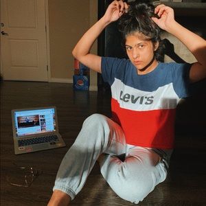 Levi’s tee